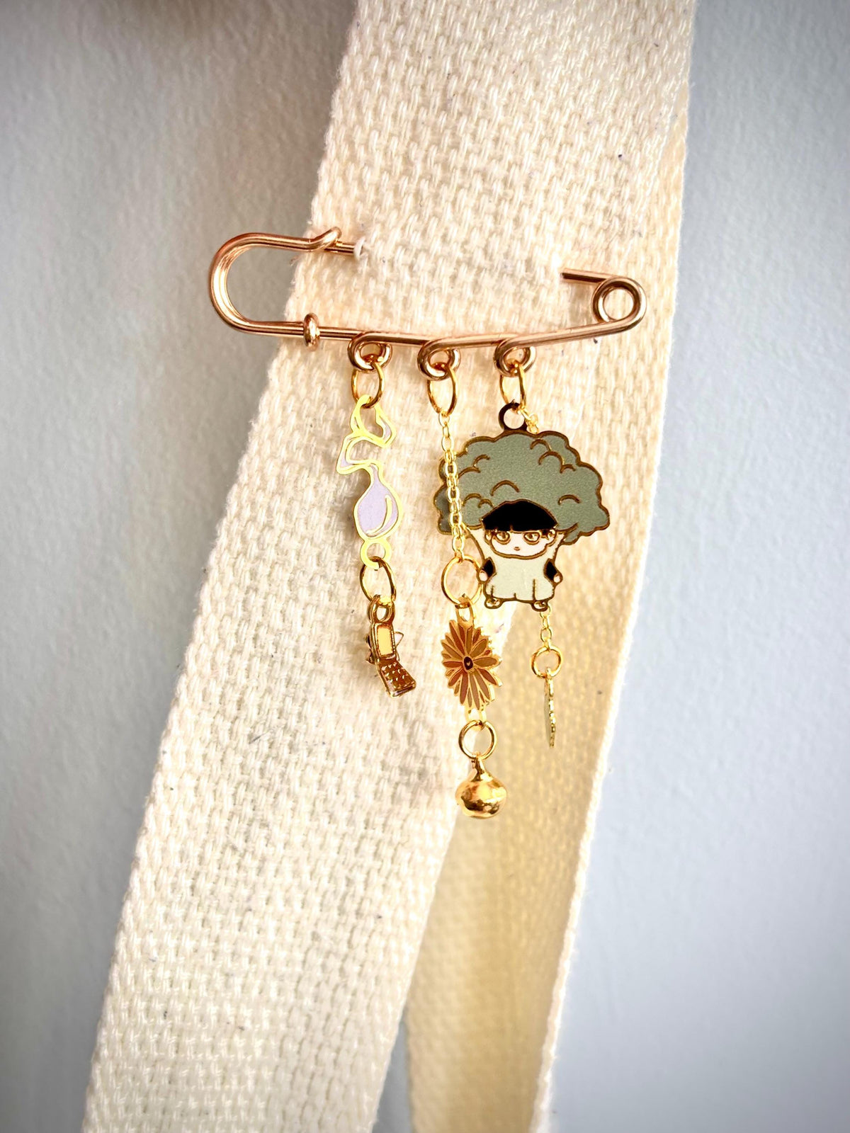 Mob inspired | Dimple | Dangle Pin Charm