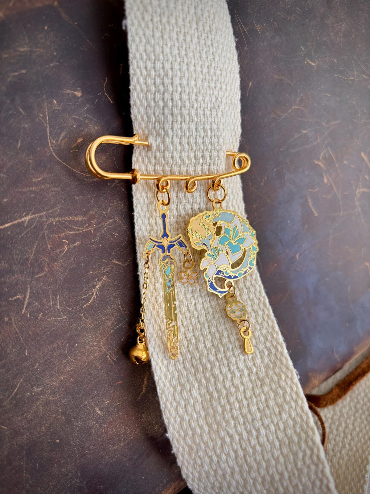 botw/totk inspired | Zelink | Dangle Pin Charm