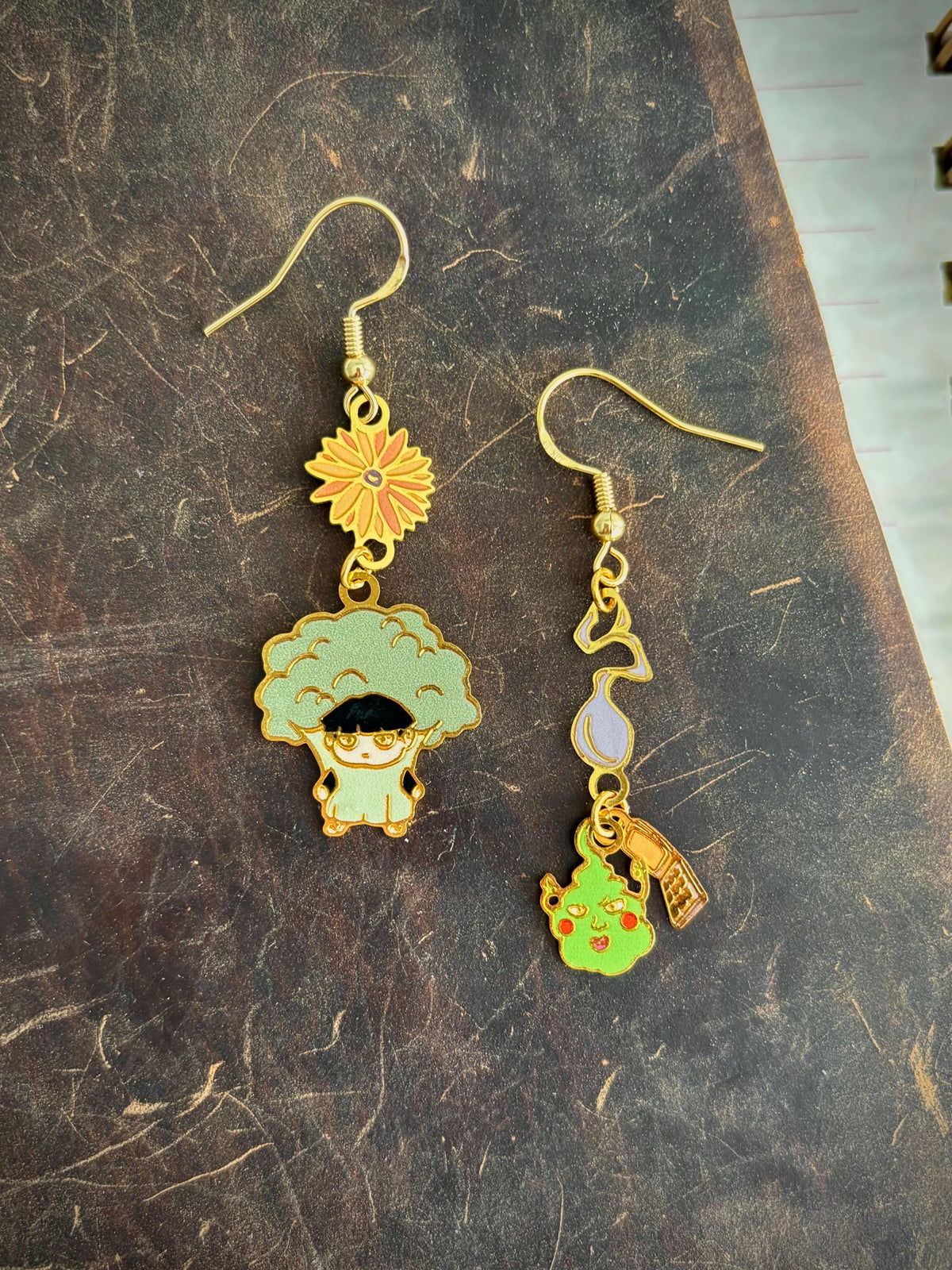 Mob inspired | dimple | Thin/light double-sided Enamel Earrings