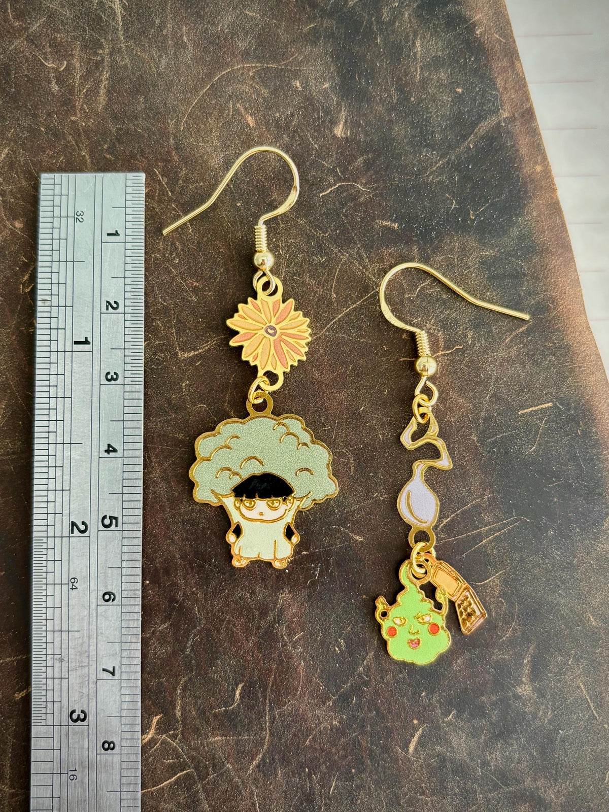 Mob inspired | dimple | Thin/light double-sided Enamel Earrings