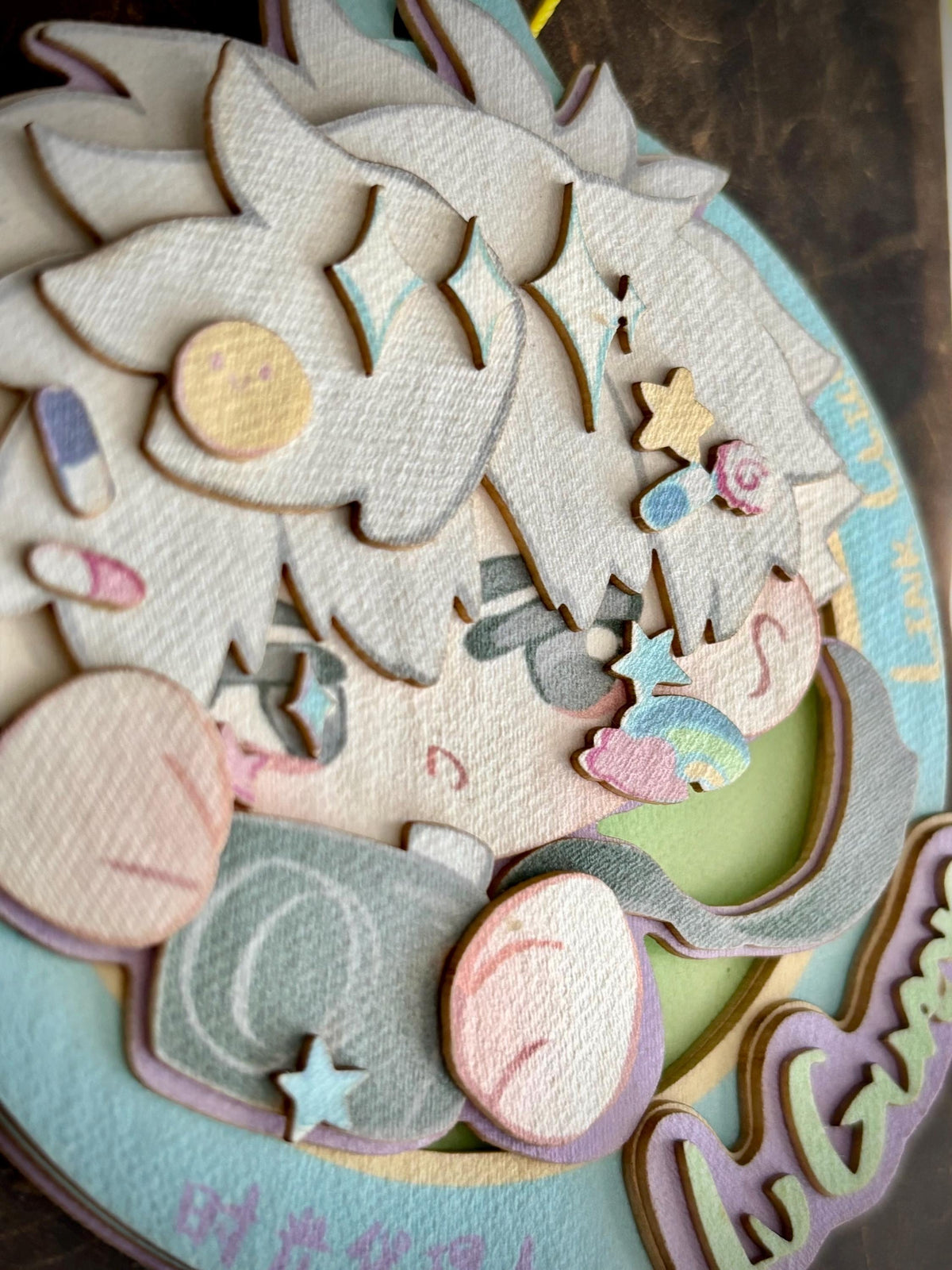 LG | link click | paper biscuit, charm/ornament | ~10x9cm